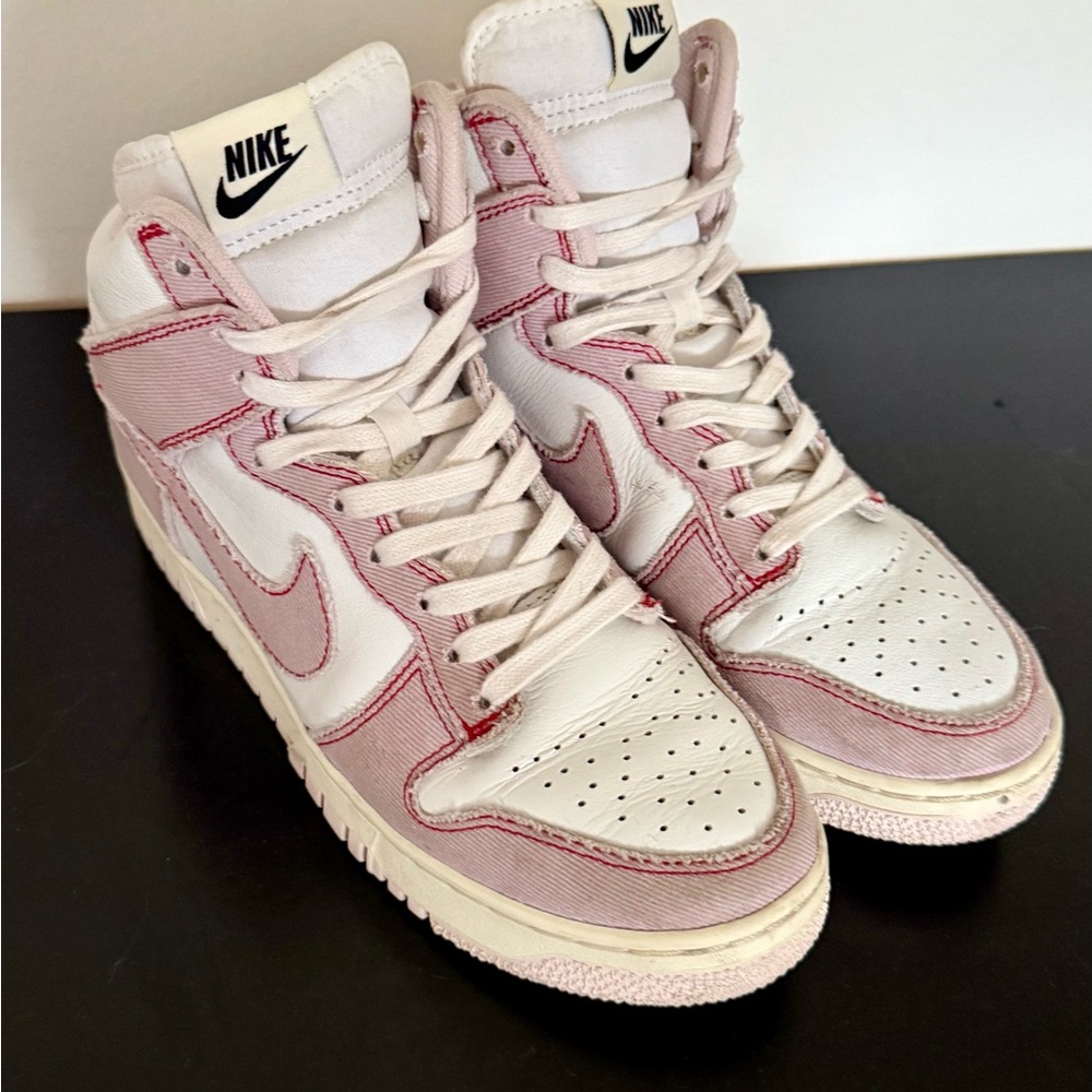 Nike Dunk High 1985 - Summit White / Barely Rose / University Red